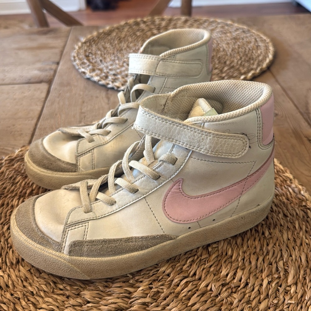 Brand New Nike Blazer Mid '77 Preschool/Little Kids' Shoes “Pink/White”